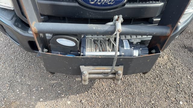 Image of Ford F-550 equipment image 3