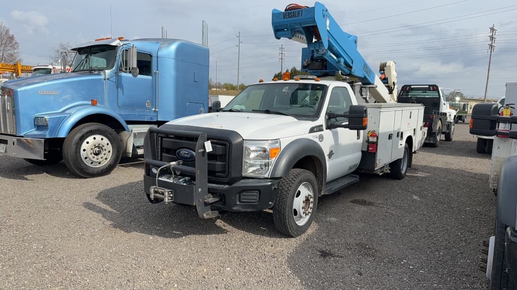 Image of Ford F-550 Primary image