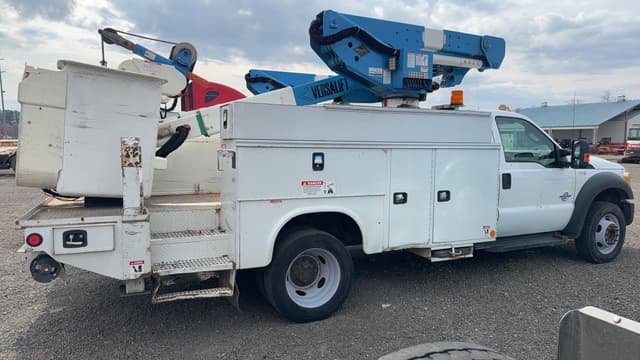 Image of Ford F-550 equipment image 4