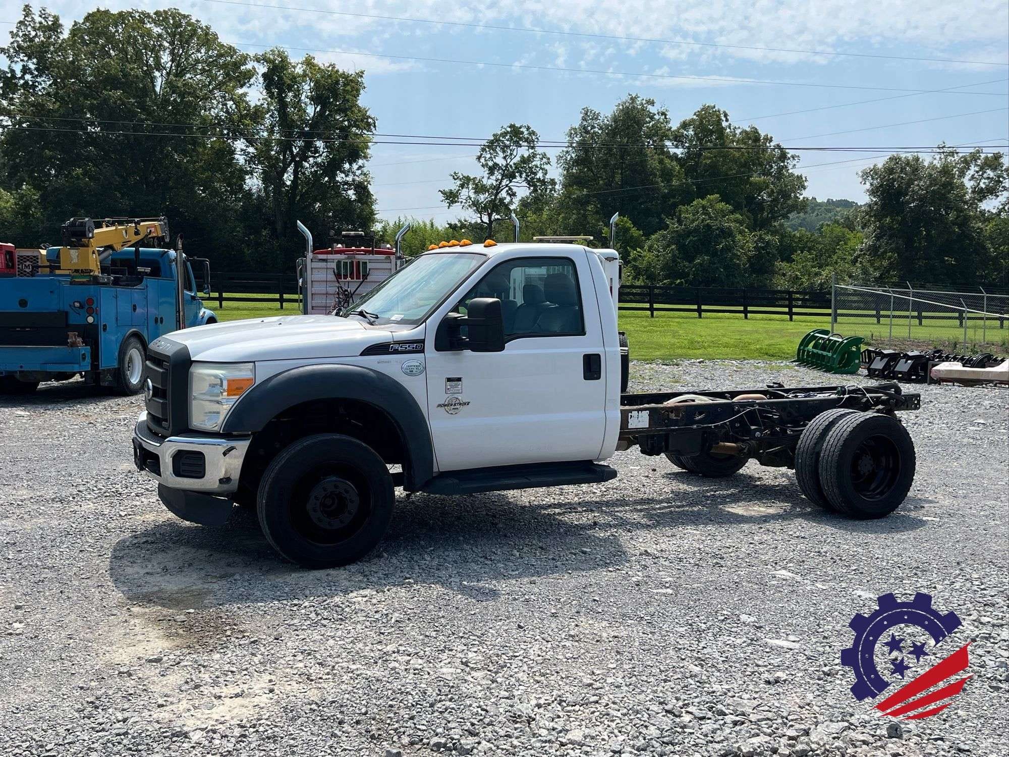 2016 Ford F-550 Equipment Image0