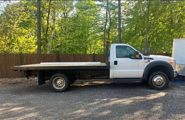 Image of Ford F-550 equipment image 3