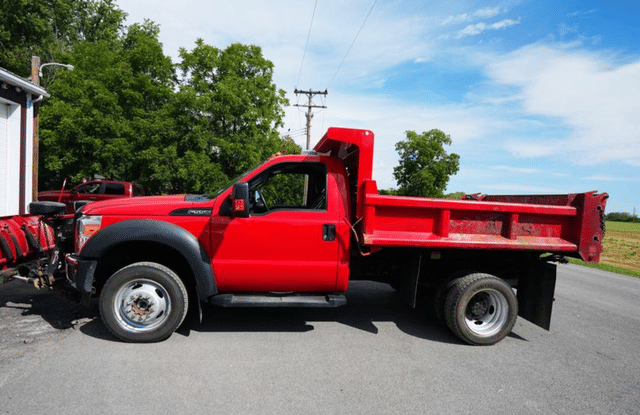 Image of Ford F-550 equipment image 2
