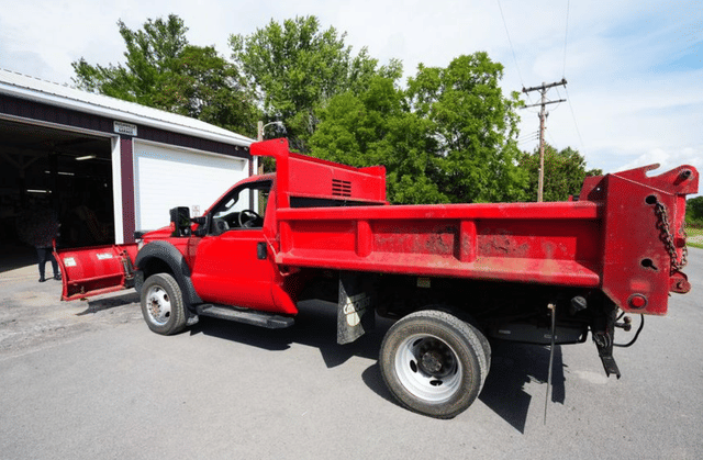 Image of Ford F-550 equipment image 3