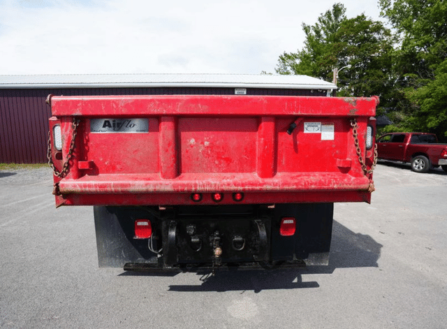 Image of Ford F-550 equipment image 4