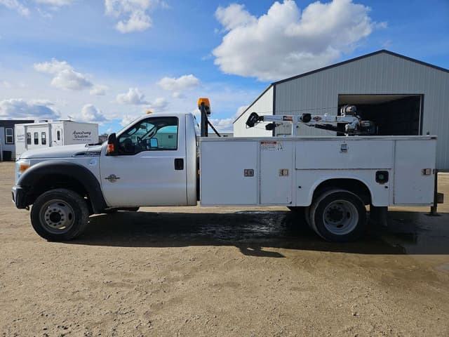 Image of Ford F-550 equipment image 4