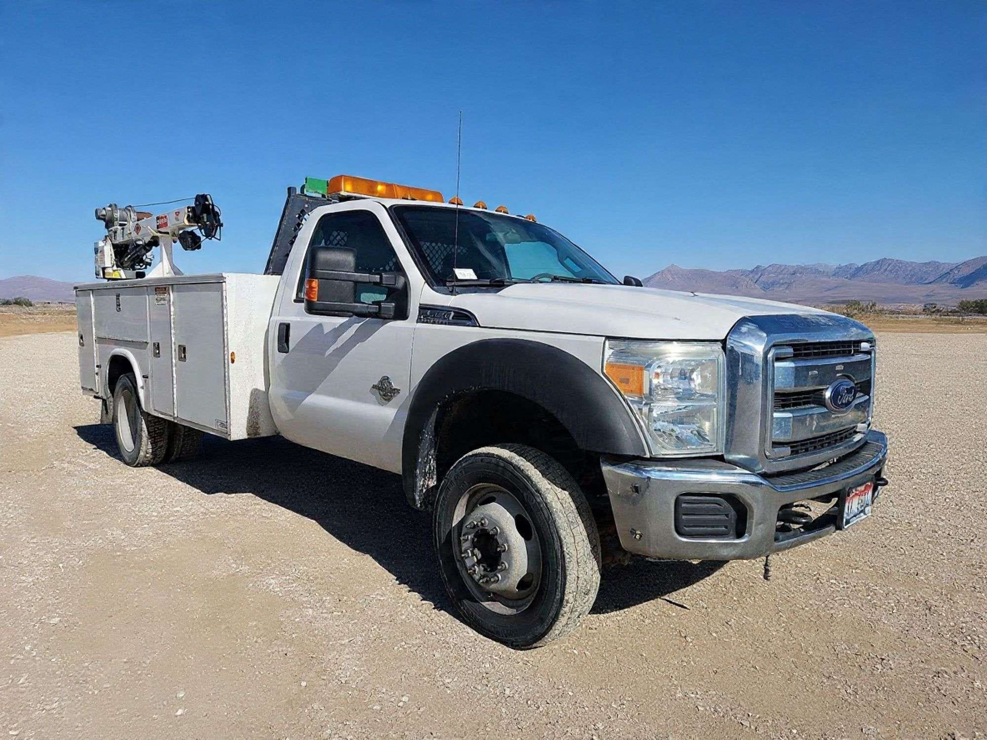2016 Ford F-550 Equipment Image0