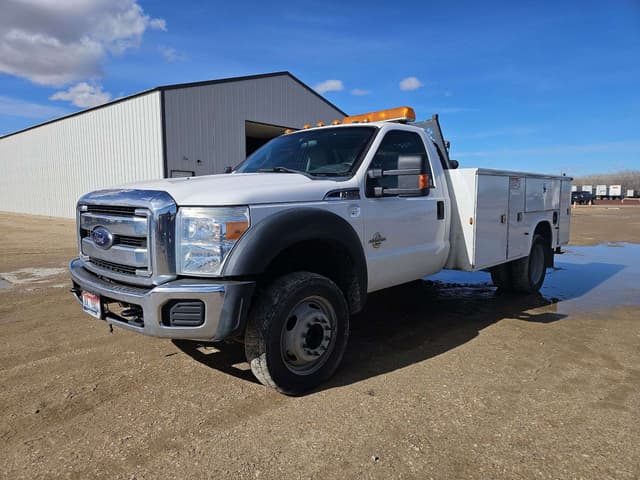 Image of Ford F-550 equipment image 3