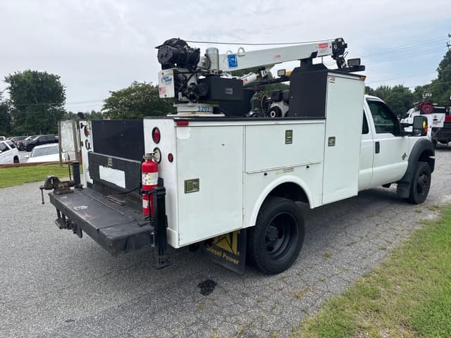 Image of Ford F-550 equipment image 4