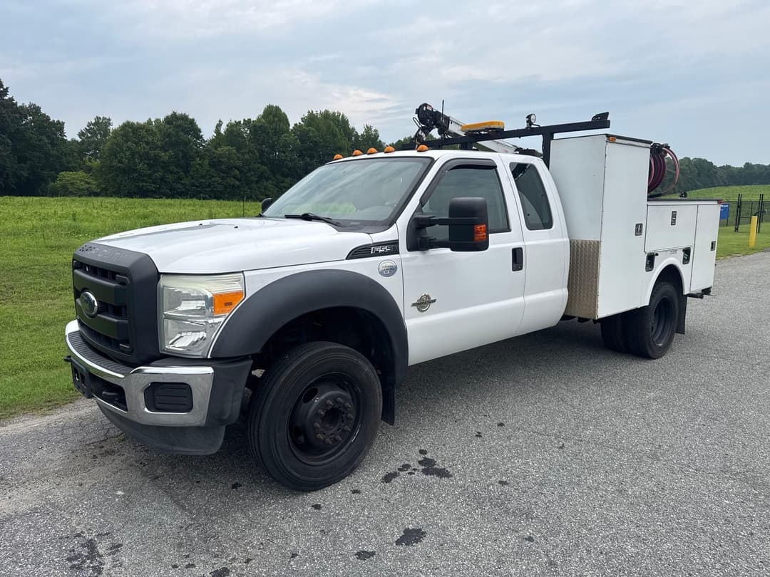 Image of Ford F-550 Primary image