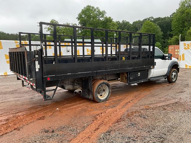 Image of Ford F-550 equipment image 4