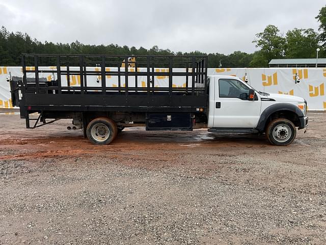 Image of Ford F-550 equipment image 3
