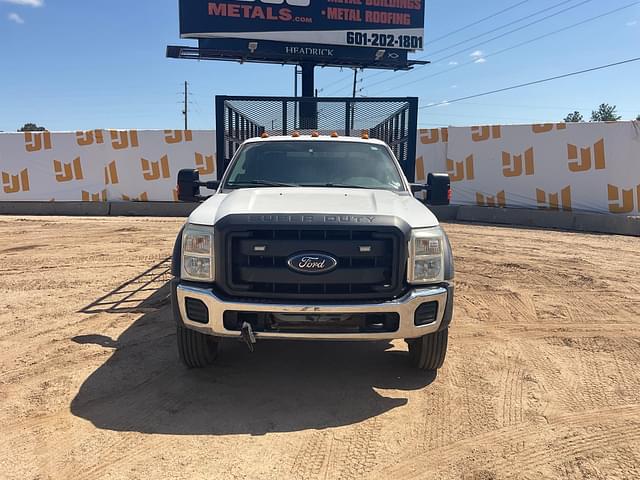 Image of Ford F-550 equipment image 2