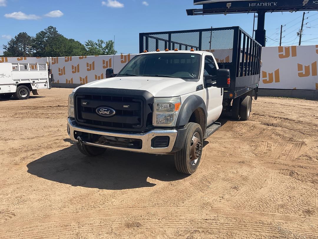 Image of Ford F-550 Primary image