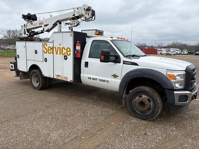 Image of Ford F-550 equipment image 4