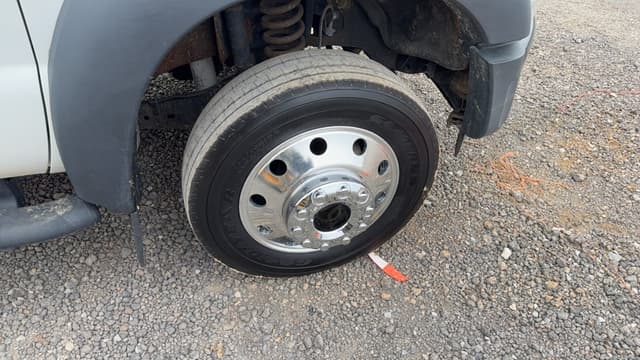 Image of Ford F-550 equipment image 3