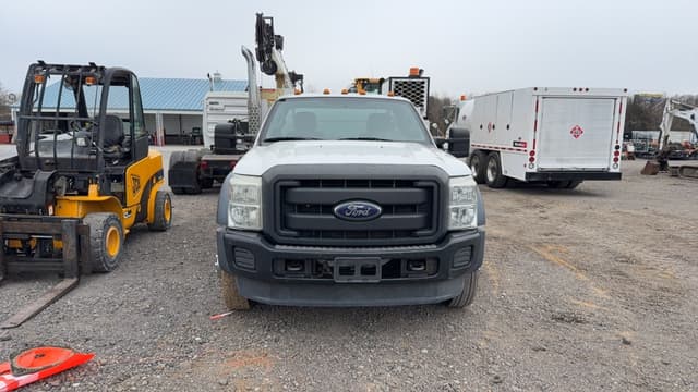 Image of Ford F-550 equipment image 1