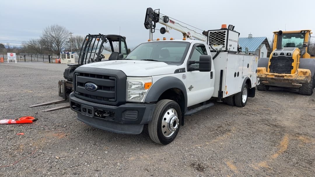 Image of Ford F-550 Primary image