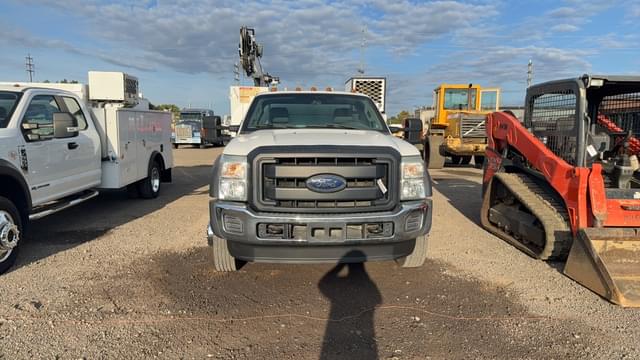 Image of Ford F-550 equipment image 1