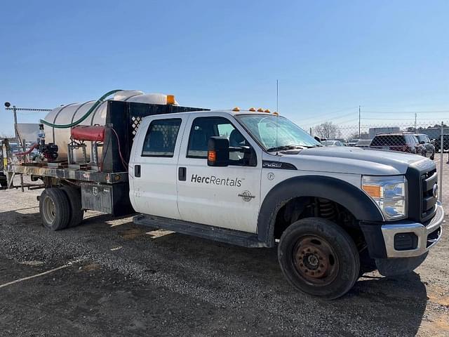 Image of Ford F-550 equipment image 3