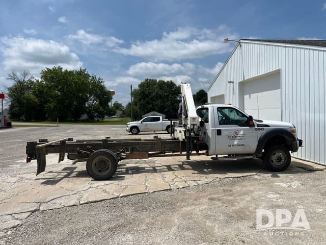 Image of Ford F-550 equipment image 3