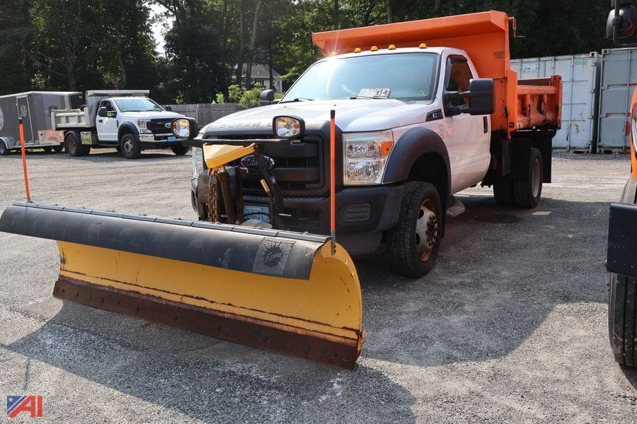 2016 Ford F-550 Equipment Image0