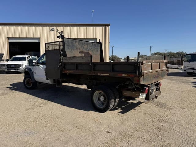 Image of Ford F-550 equipment image 2