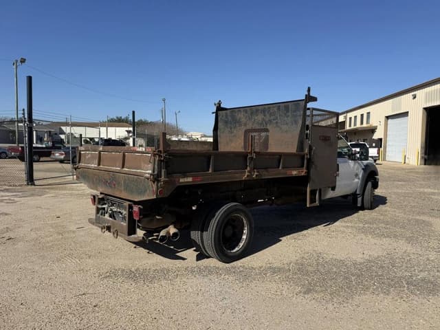 Image of Ford F-550 equipment image 4