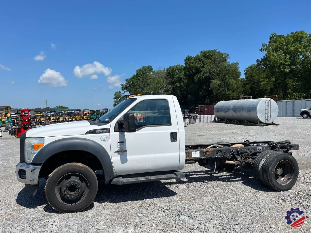 Image of Ford F-550 Primary image