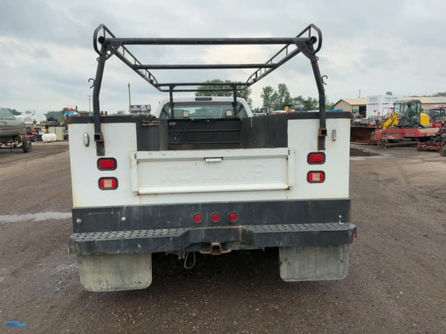 Image of Ford F-550 equipment image 4
