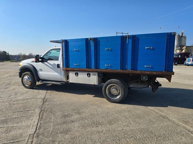 Image of Ford F-550 equipment image 4