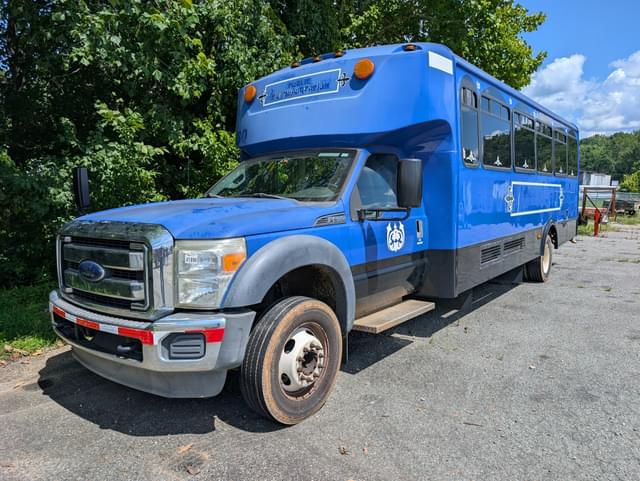 Image of Ford F-550 equipment image 4