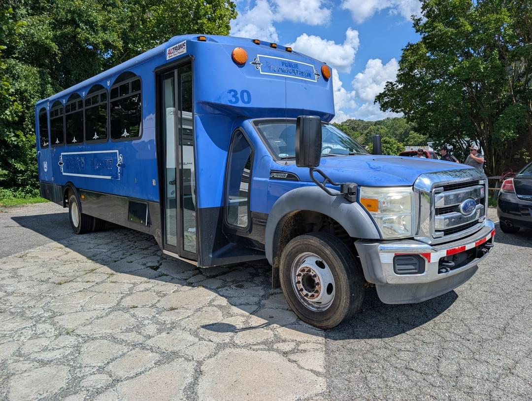 Image of Ford F-550 Primary image