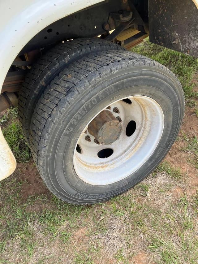 Image of Ford F-550 equipment image 4