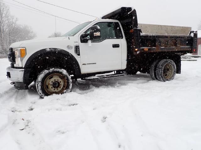 Image of Ford F-550 equipment image 3