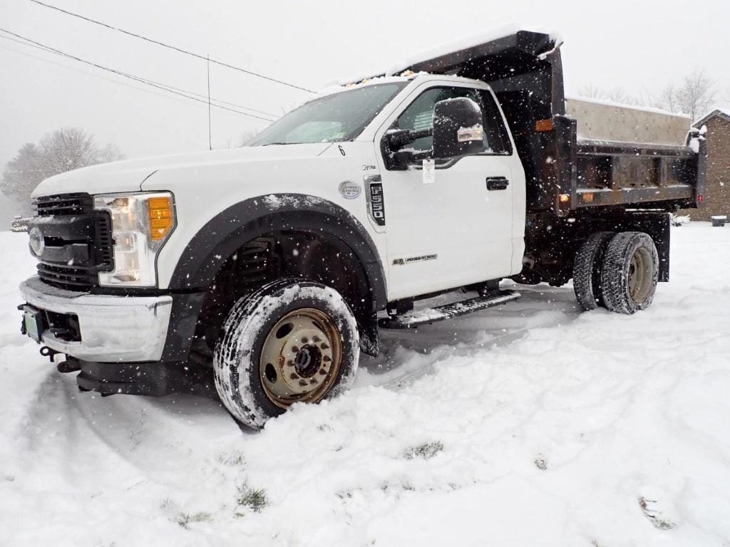 2016 Ford F-550 Equipment Image0