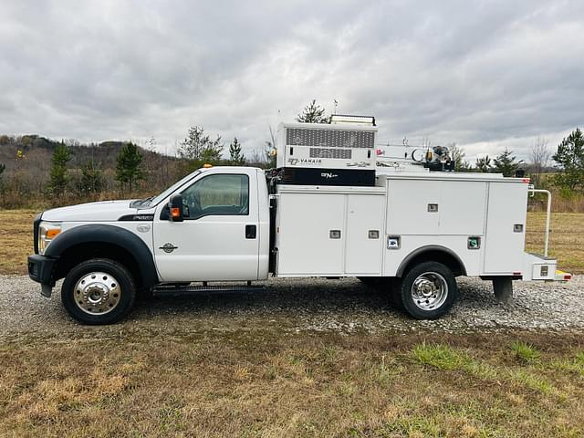 Image of Ford F-550 equipment image 1