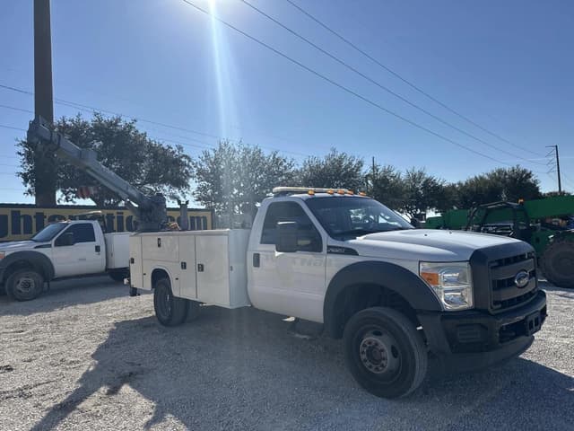 Image of Ford F-550 equipment image 4