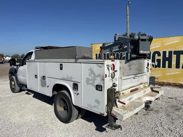 Image of Ford F-550 equipment image 1