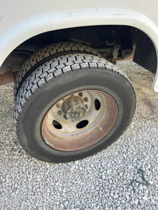 Image of Ford F-550 equipment image 4