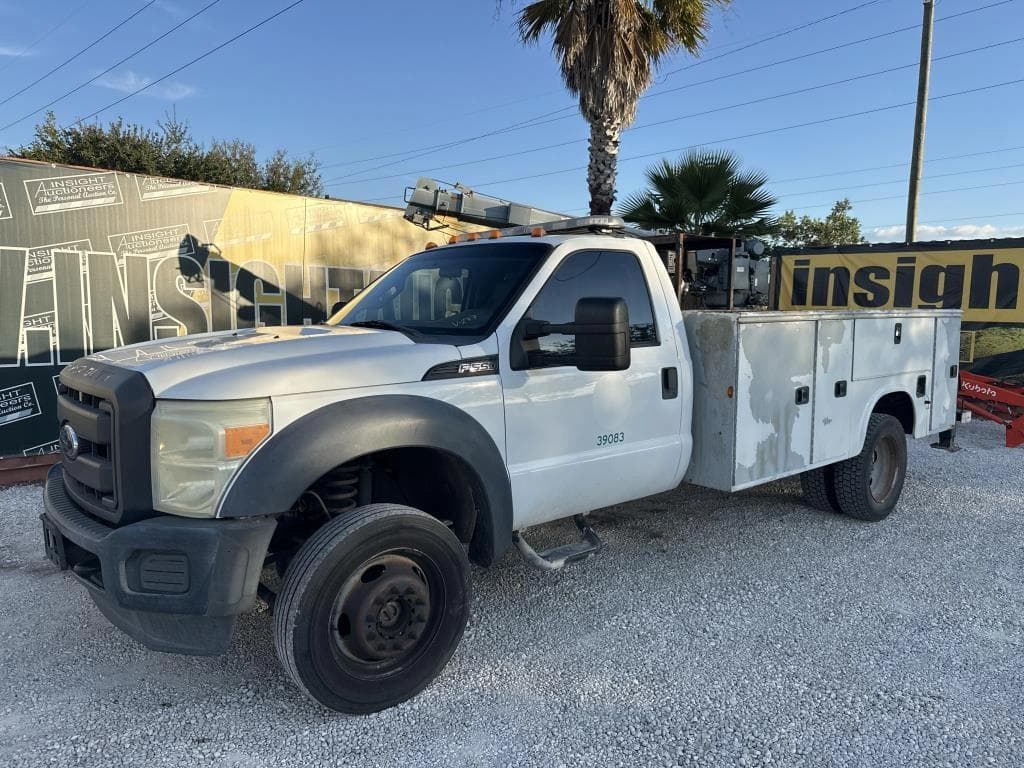 Image of Ford F-550 Primary image