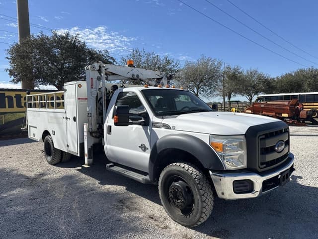 Image of Ford F-550 equipment image 3