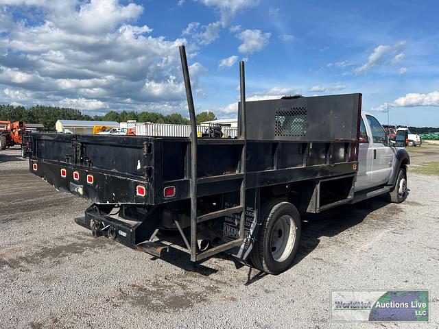 Image of Ford F-550 equipment image 4