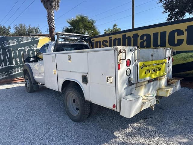 Image of Ford F-550 equipment image 1