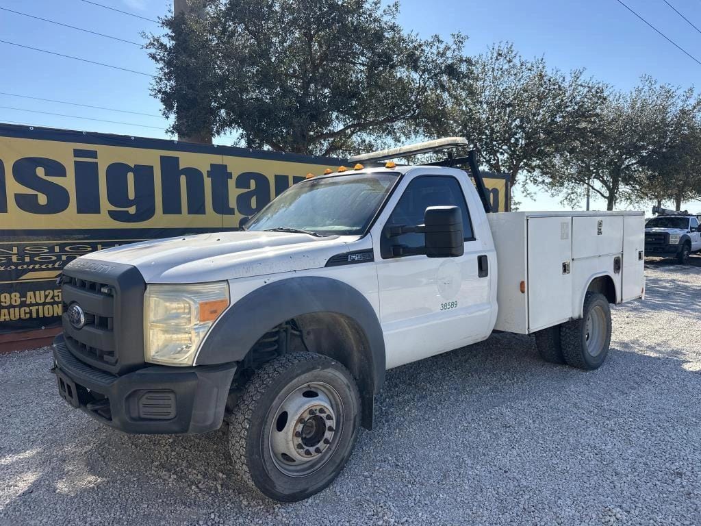 2016 Ford F-550 Equipment Image0