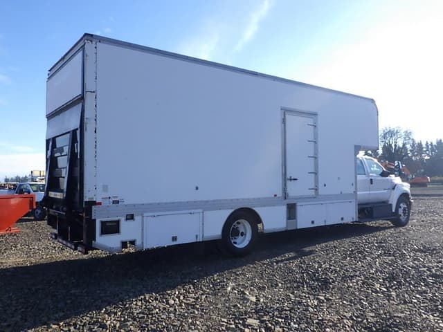 Image of Ford F-650 equipment image 3