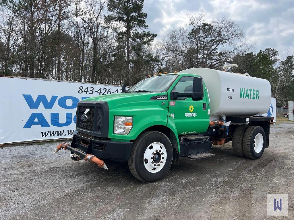 Image of Ford F-650 Primary image