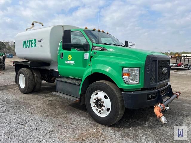 Image of Ford F-650 equipment image 3