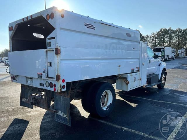 Image of Ford F-750 equipment image 4