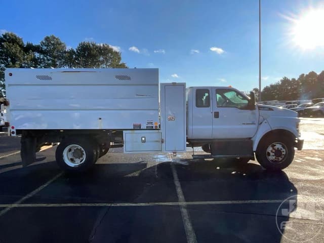 Image of Ford F-750 equipment image 3