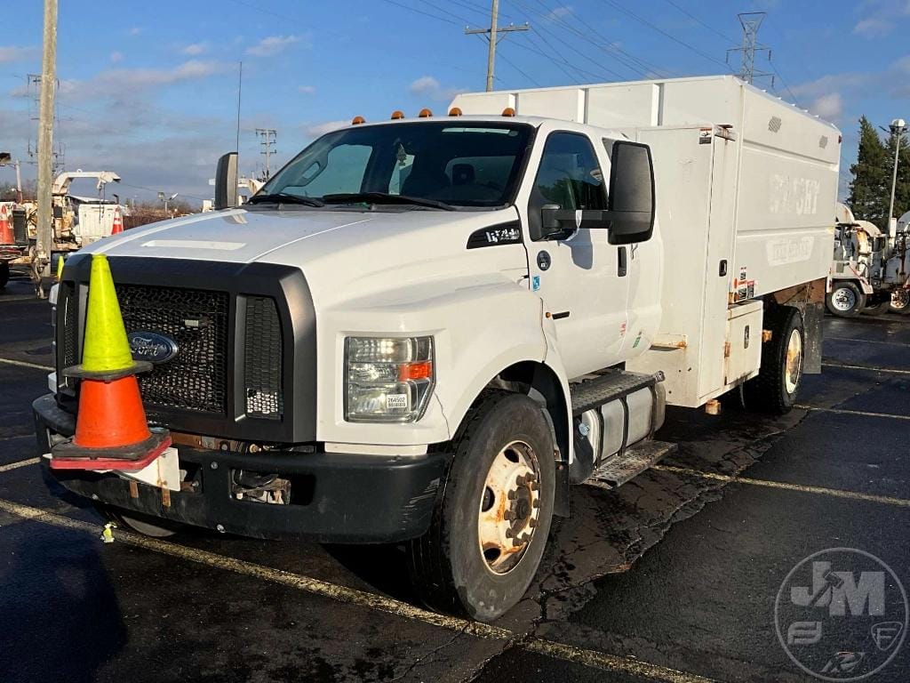 2016 Ford F-750 Equipment Image0